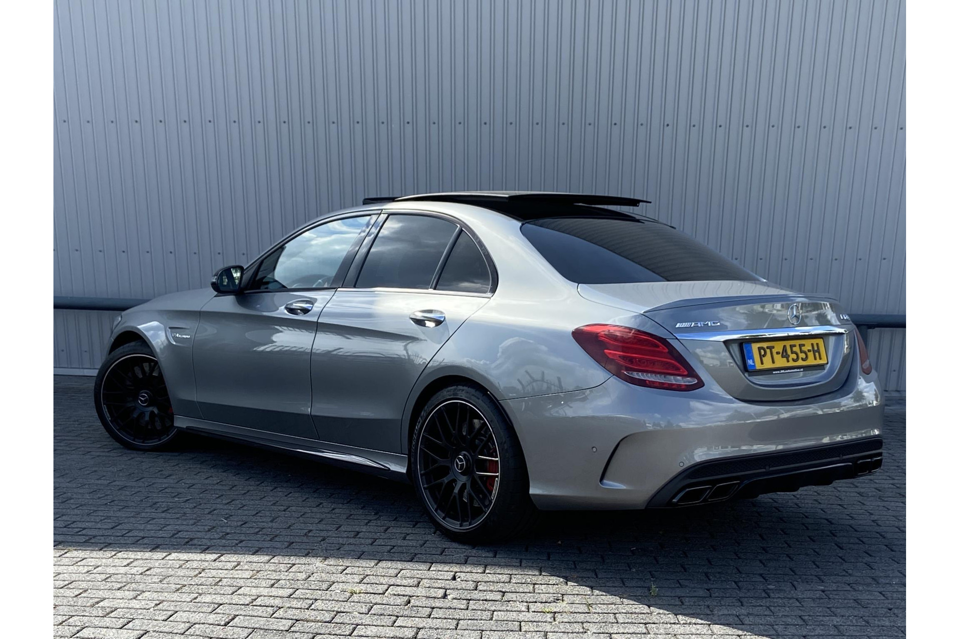 Mercedes-Benz C-Klasse C63S C63 63 S AMG*HUD*IWC*PANO*LED*CARBON*DISTR+